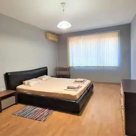 с две спални бриз